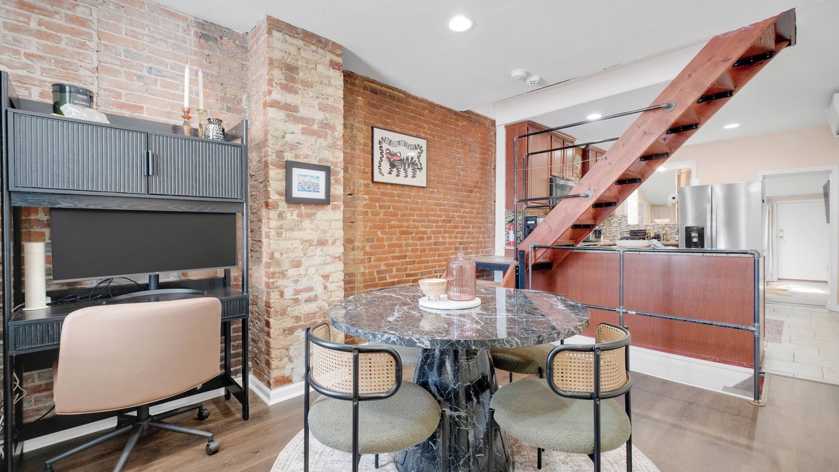 Downtown Baltimore House | Prime Location! 2BR/2BA rowhouse steps from Ravens Stadium & Camden Yards.
