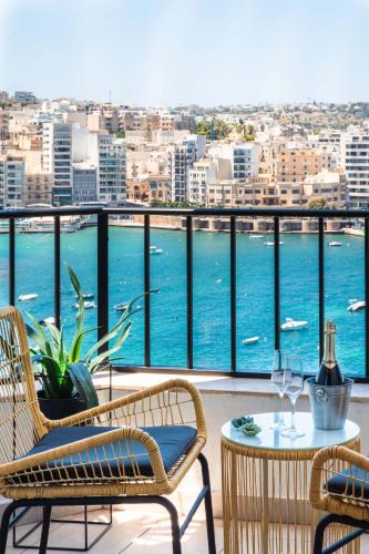 Tower Road Apartment | Prime Location 3BR Apartment with Stunning View by ArcoBnb