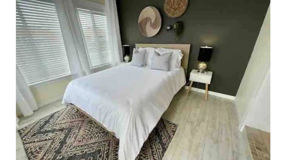 Riviera Isles Apartment | Prime Location! 5min to the Beach/Cruises