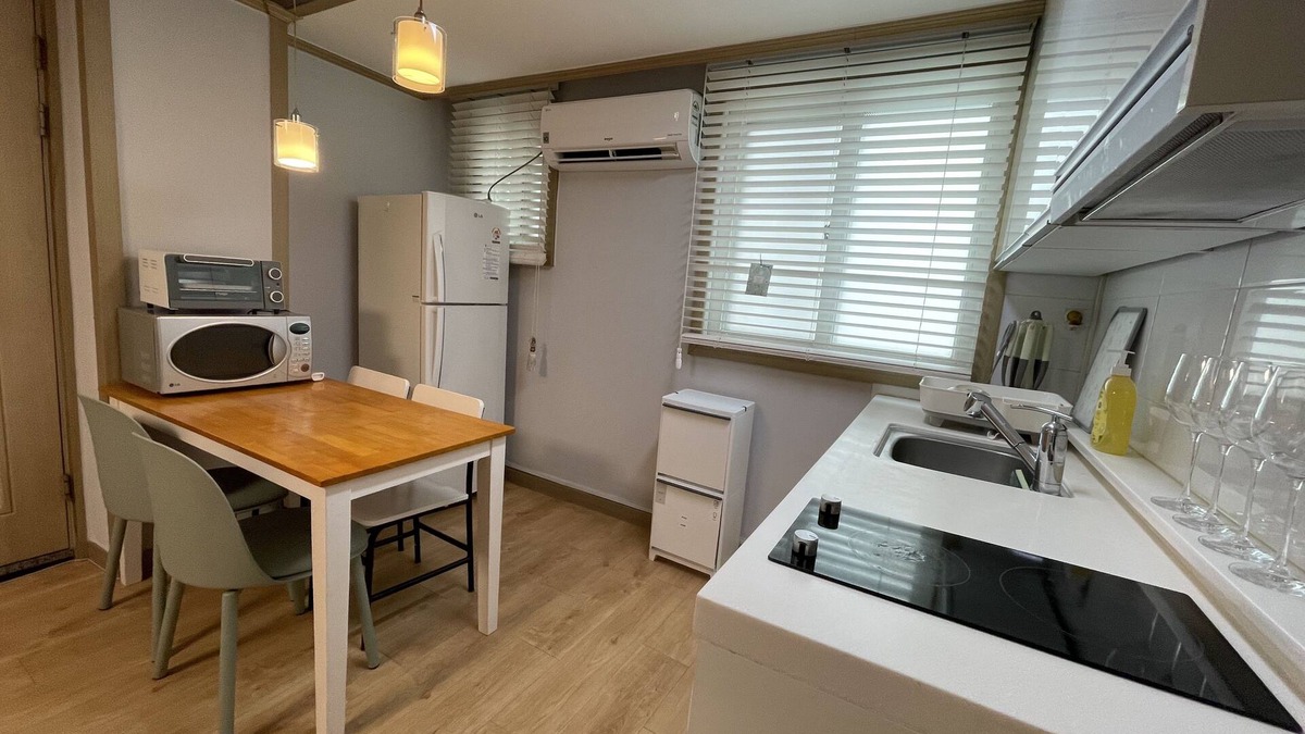 Yeoksam Apartment | Prime location and comfort 2BDR apt @Gangnam