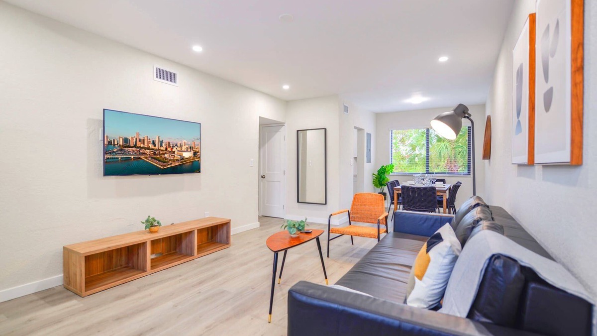 East Little Havana Apartment | Prime Location Apartment at Calle Ocho