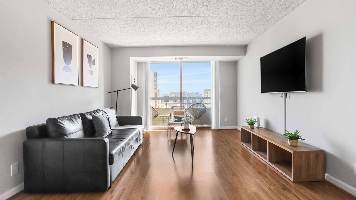Arlington Apartment | Prime location Apt W City Views