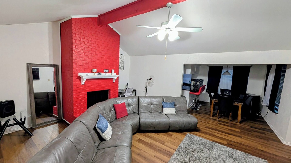 North Arlington House | Prime Location Arlington's Finest