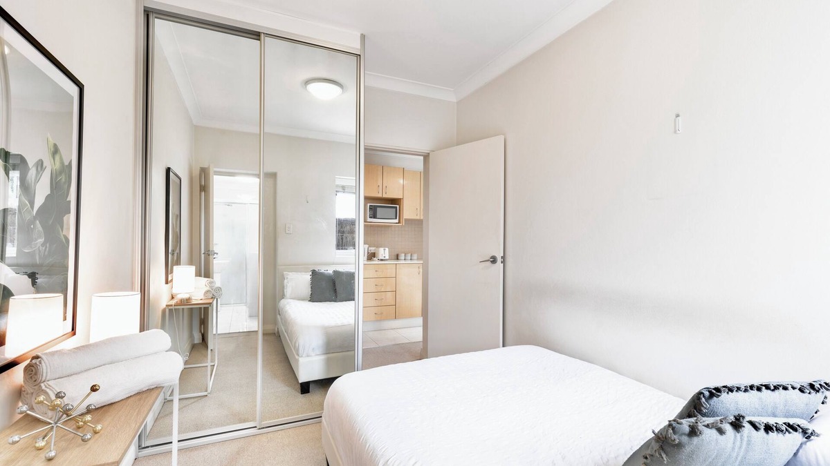 Bondi Junction Apartment | Prime location unit with backyard