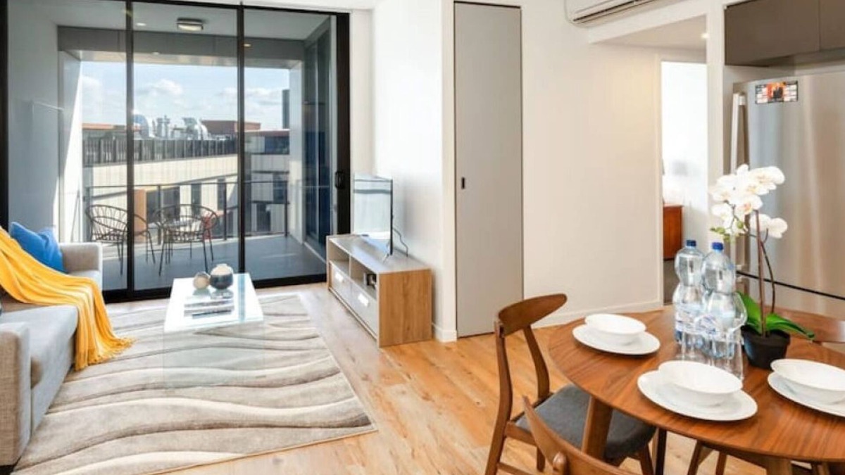 South Brisbane Apartment | Prime Location Compact 1BD Apartment at Southbank