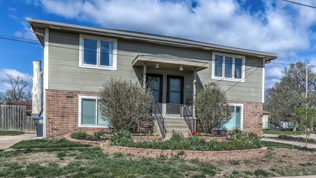 Council Bluffs House | Prime Location Duplex - Steps away from Park and Bob Kerrey Pedestrian Bridge.