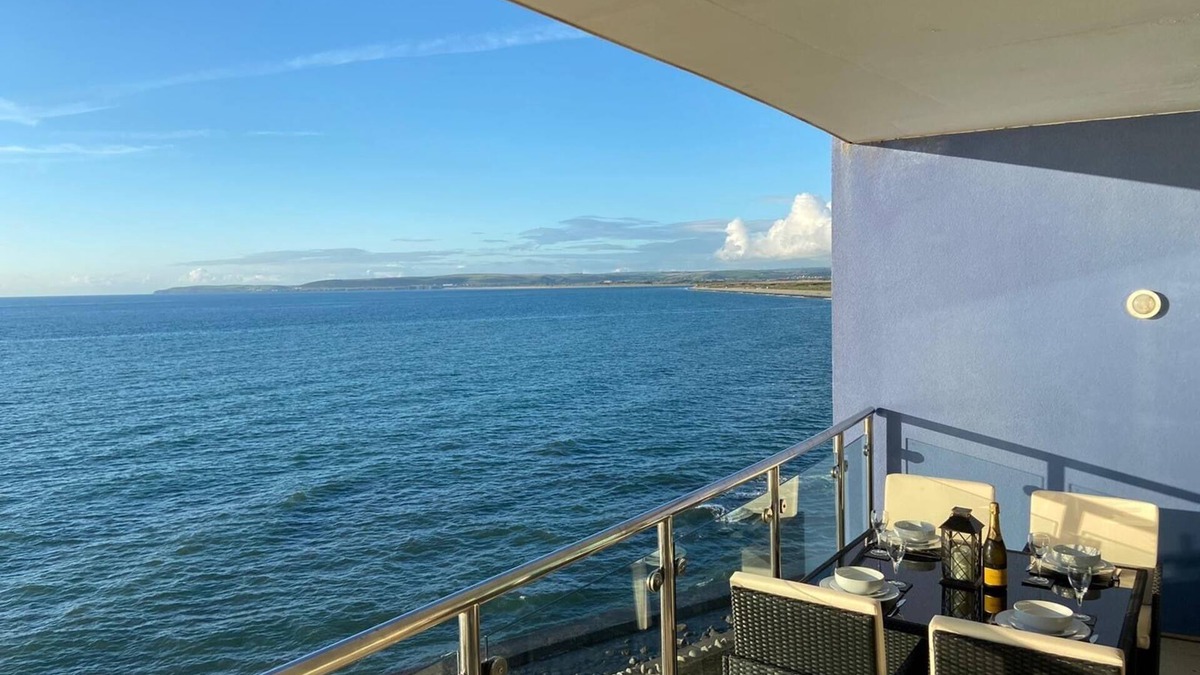 Westleigh Apartment | Prime location duplex apartment with most 2023 stays held at 2022 rates!
