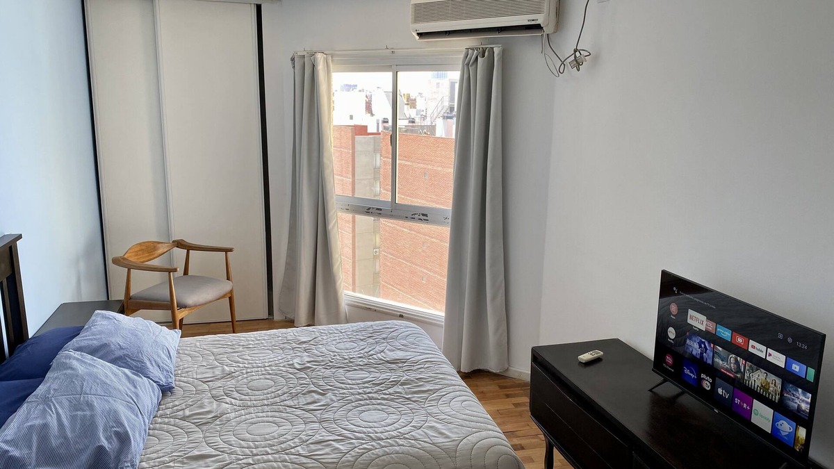 Cordoba Apartment | Prime Location for Nomads: Bright Oasis near Patio Olmos!