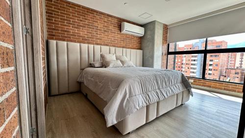 Laureles Apartment | Prime Location in Laureles with AC & View