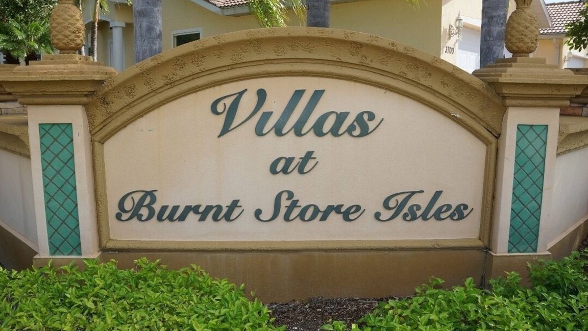 Burnt Store Isles Villa | Prime Location in Paradise - Newly Renovated
