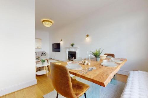 Brompton & Hans Town House | Prime Location Prince's Gate Mews 4BD 3 BATH