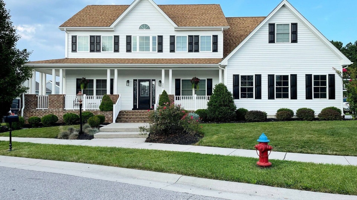Christiansburg House | Prime Location!-Sleeps 17-Hot Tub~- VT Football, Graduation, Huckleberry Trail!