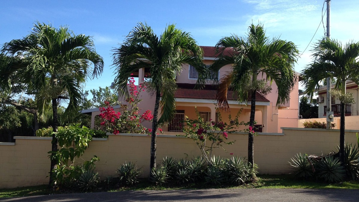 La Romain Villa | Prime Ocean View Vacation Villa, San-Fernando (Budget-Priced, WIFI,)