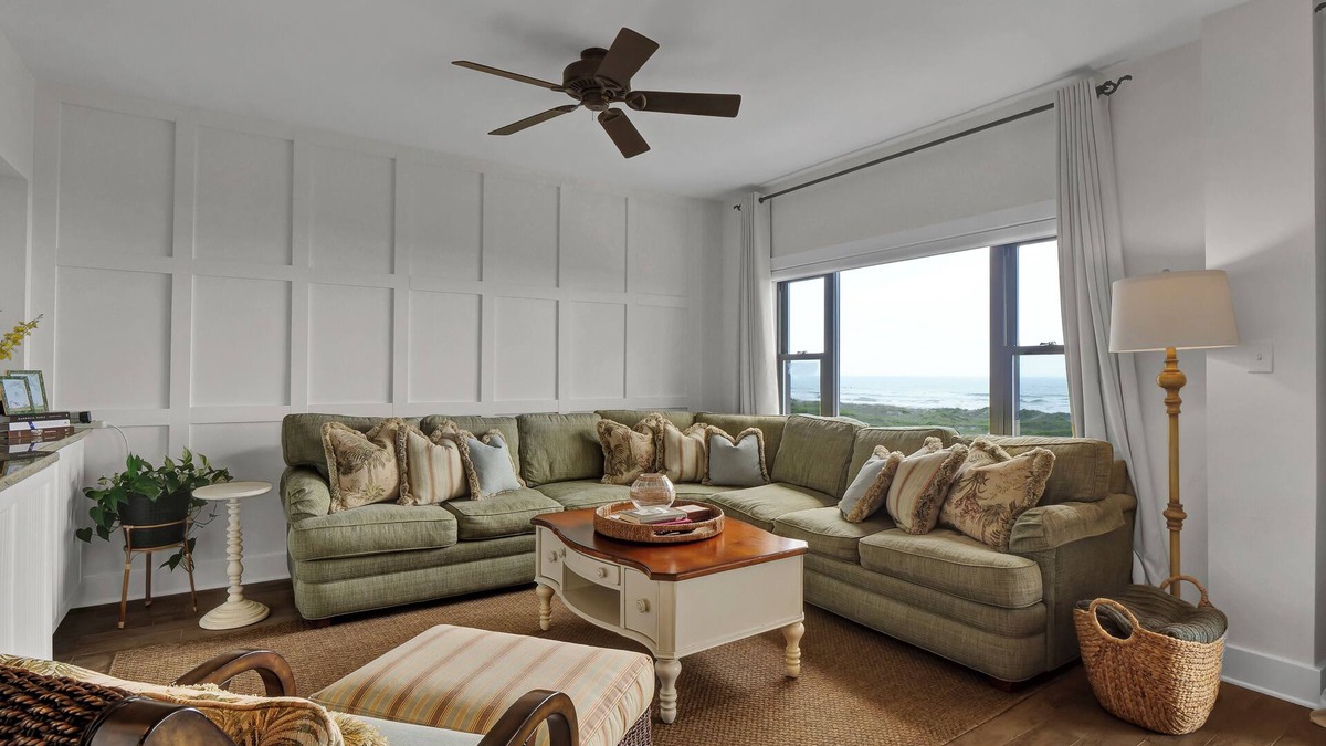 Shell Island Condo | Prime Oceanfront Location: Pool, Balcony & Tennis Court