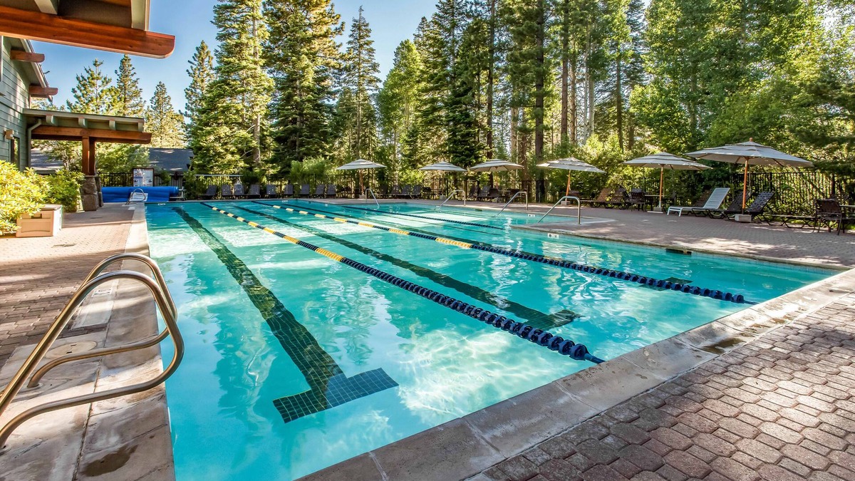 Truckee Condo | Prime Ski-In/Ski-Out Condo w/Updated Kitchen - Steps to Northstar Village