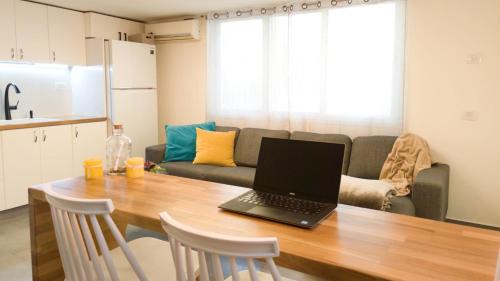 Ashdod Apartment | Primrose Boutique Apartment