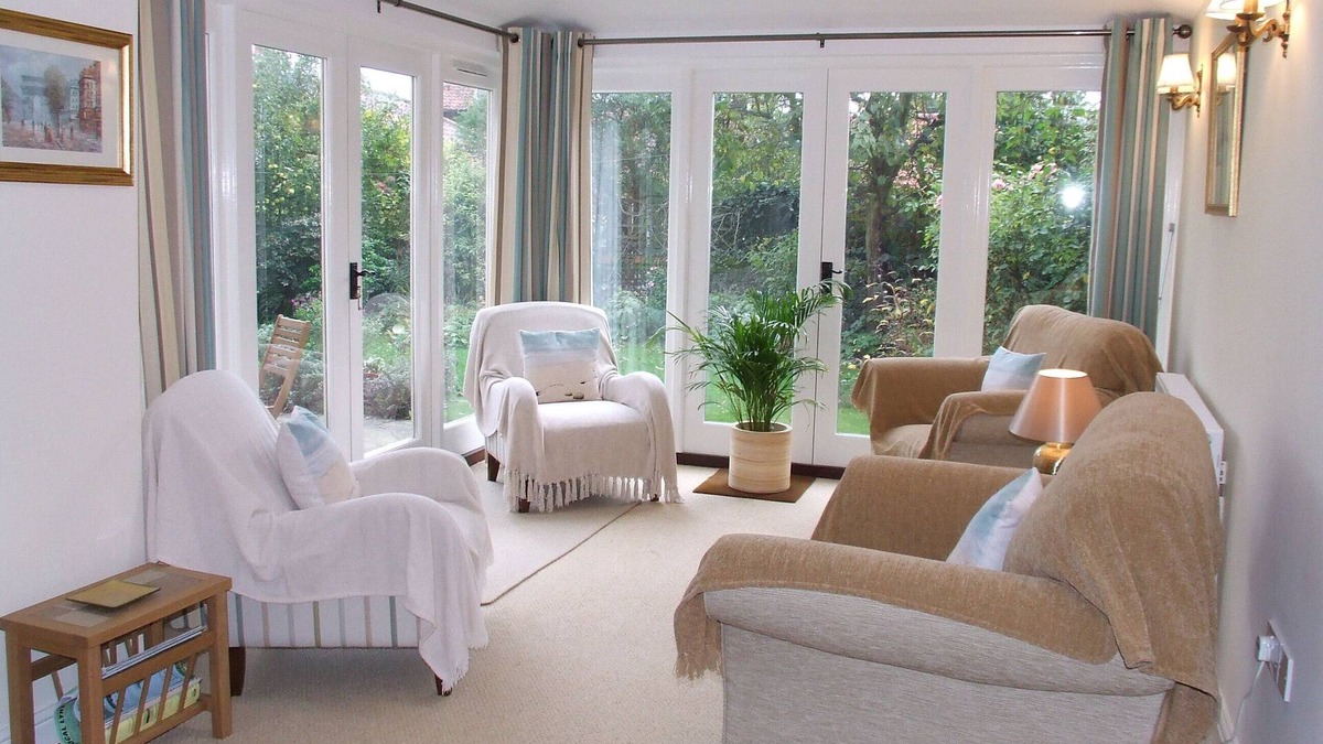 Binham Cottage | Primrose Cottage- Beautiful period cottage, near the coast, sleeps 7.