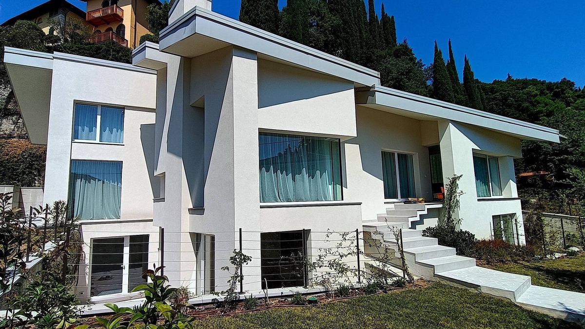 Barbarano Villa | Prince Garda villa with pool, close to lake and center of Gardone Riviera
