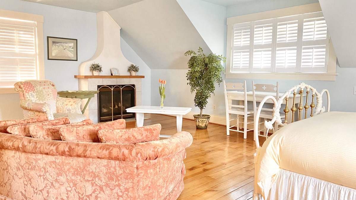 Langley House | Princess and the Pea Hotel
