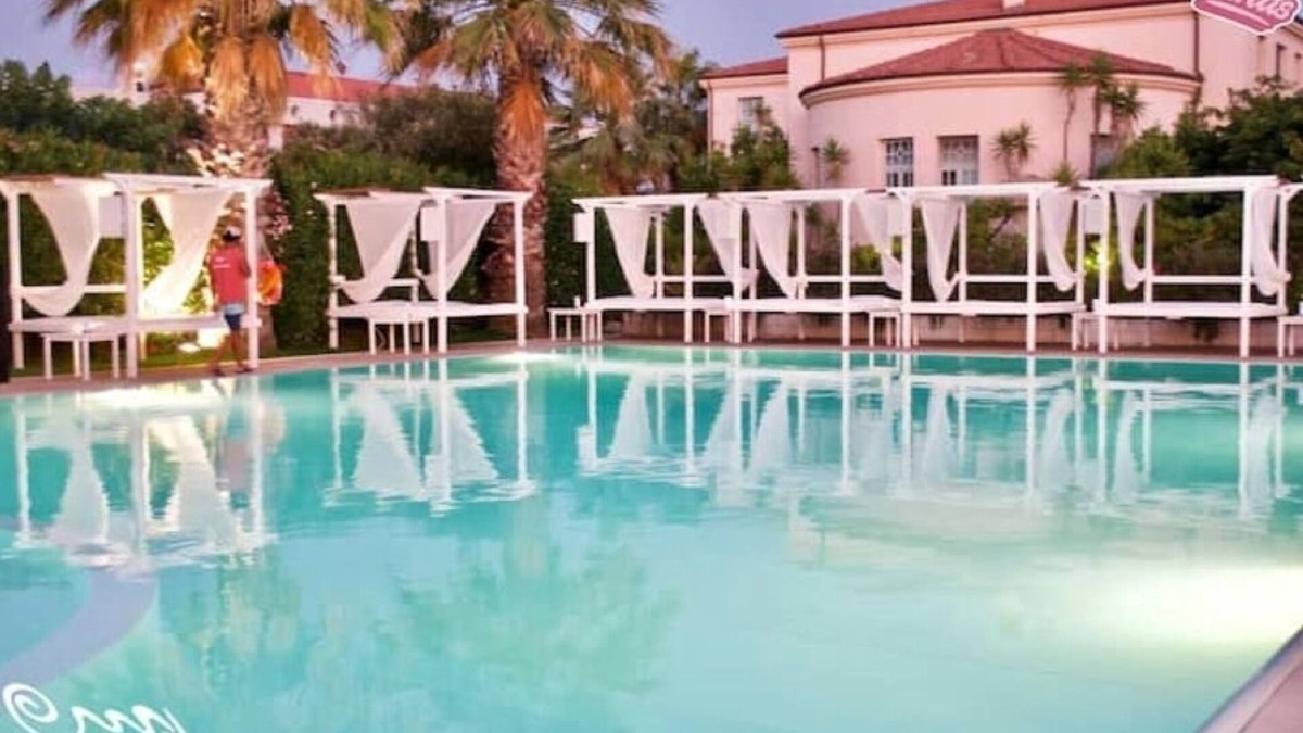 Calambrone Apartment | Principi di Piemonte con Piscina