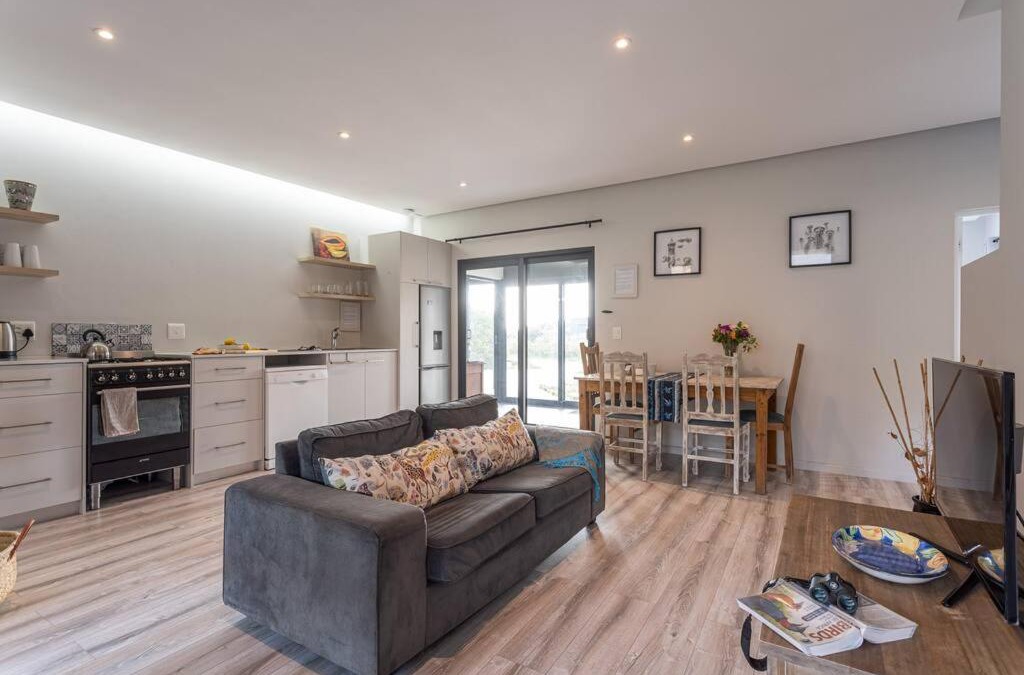 Pringle Bay Apartment | Pringle Bay getaway - 2 bedroom garden apartment