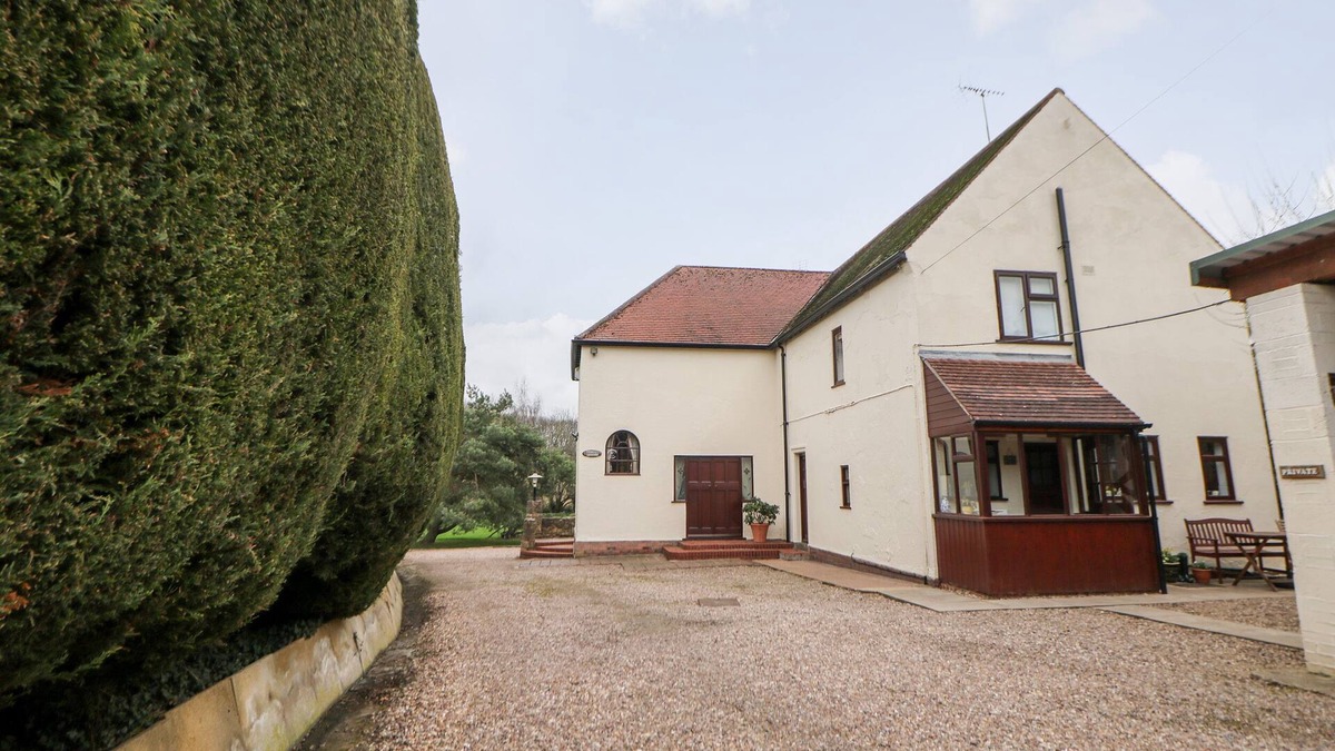 Carlton in Lindrick Cottage | PRINGLES ORCHARD, family friendly in Carlton-In-Lindrick