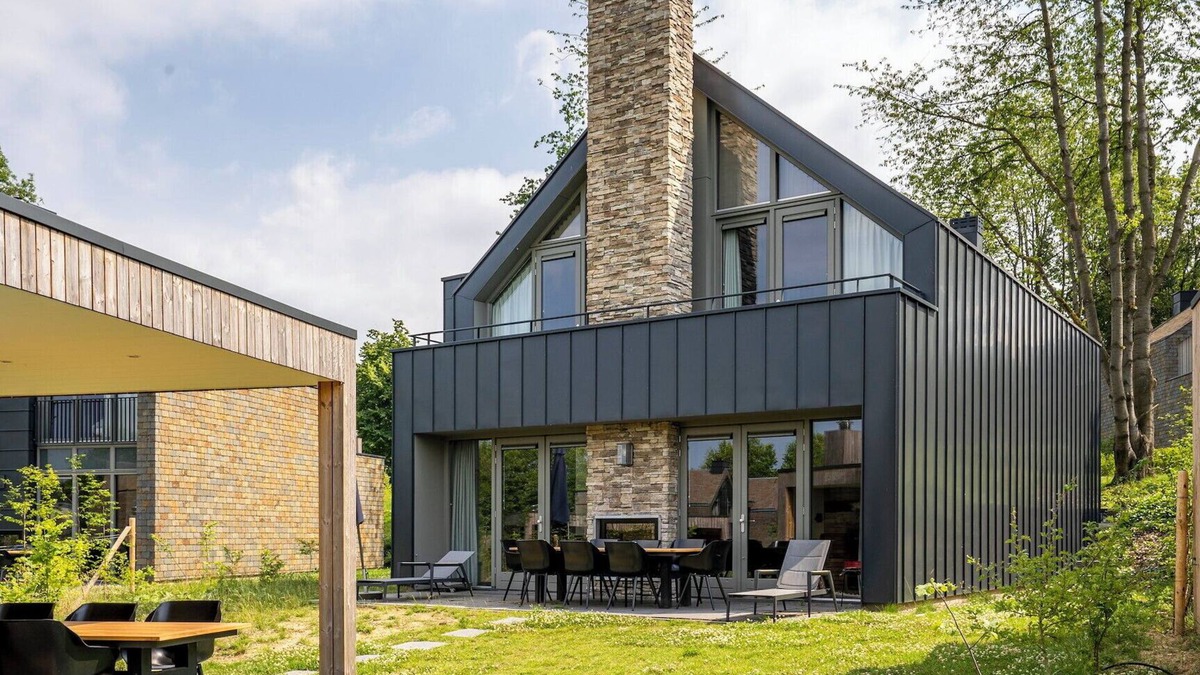 Maastricht Villa | Prinsenvilla Wellness Waterfront - 4 bedrooms/4 bathrooms