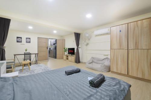 Khlong Toei Apartment | Prism House Thonglor- Affordable, Smart Stay in the Heart of Sukhumvit, Bangkok
