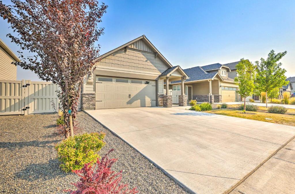 Southwest Ada County Alliance House | Prismatic Boise Retreat with Fenced Backyard!