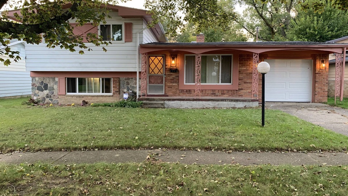 Flint House | Pristine Clean and Sanitized Home Away From Home
