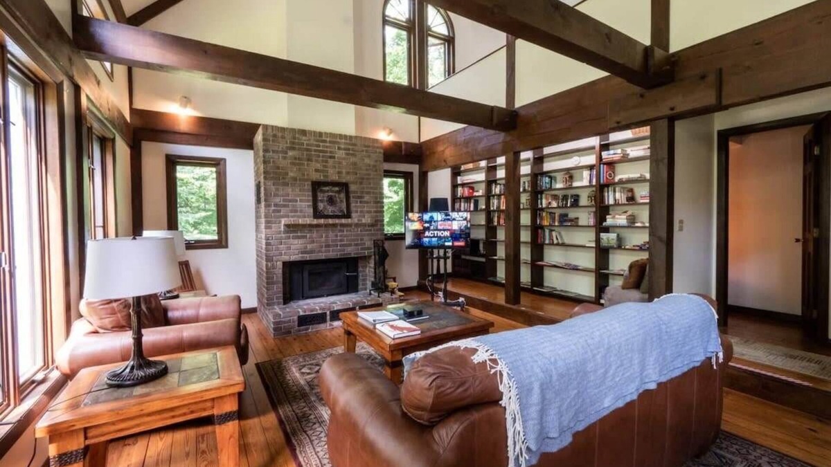 Becket House | Pristine Home In Becket Woods