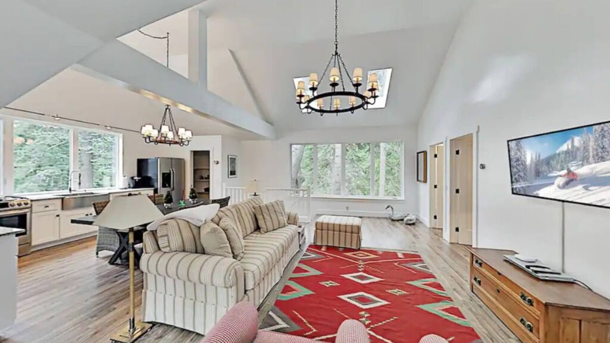 Skyforest House | Pristine Wooded Getaway/Near Sky Park