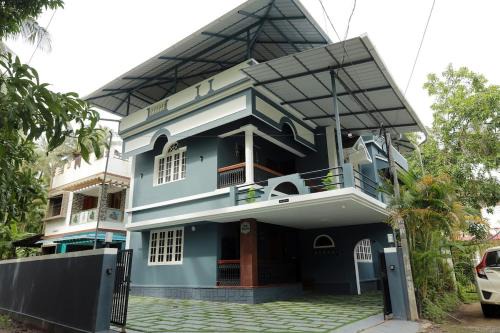 Guruvayur Apartment | Prithvi Nila Heavens 3 BHK Homestay Ground Floor