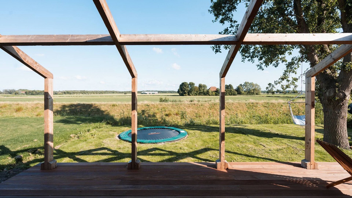 Den Oever Cottage | Privé Cottage met Vrij Uitzicht Vanuit Groot Terras met Buitendouche