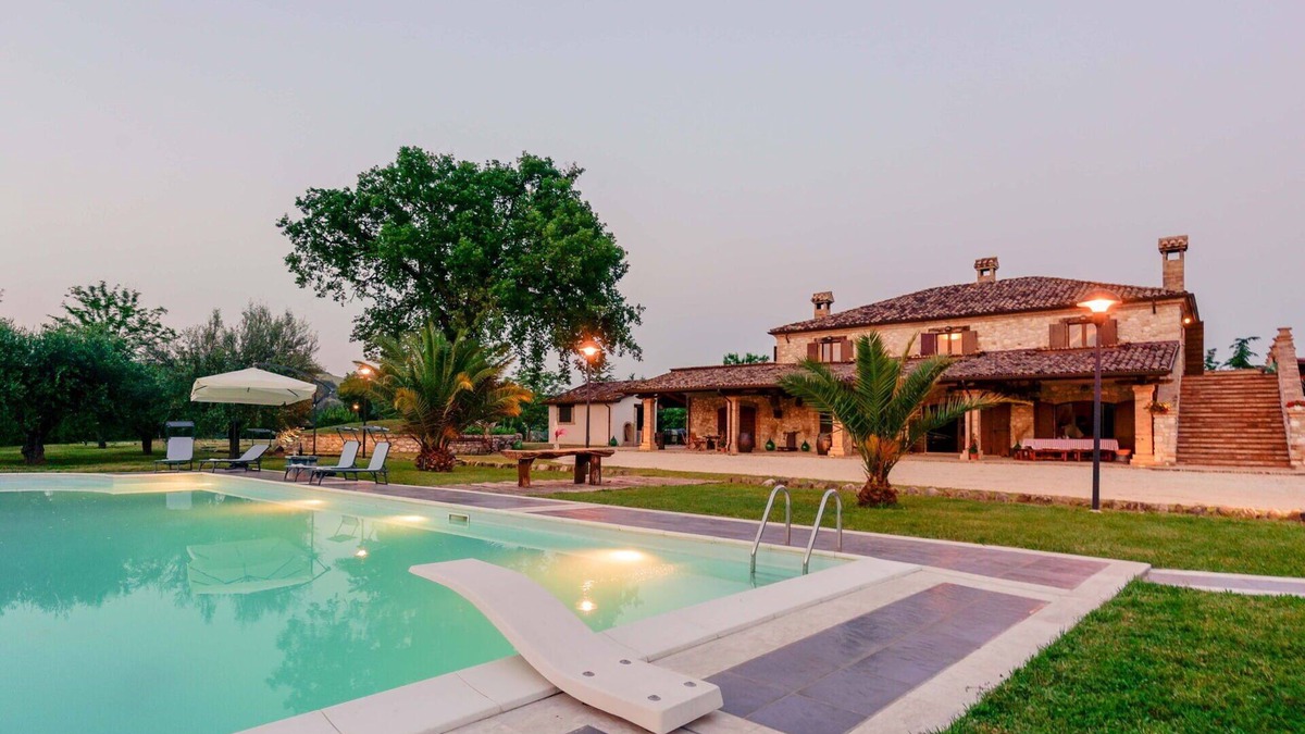 Campli Villa | Private Villa with private pool, hot tub, WIFI, sauna, TV, patio, panoramic view, close to Teramo