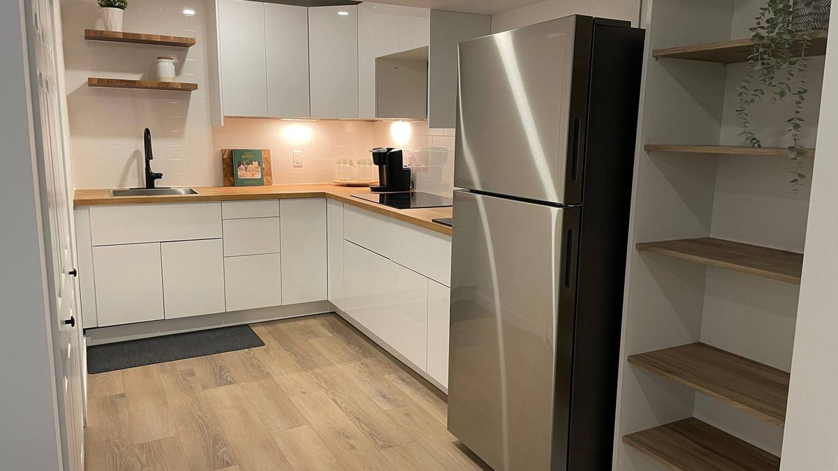 Bradford Apartment | Private Guest Suite in Bradford