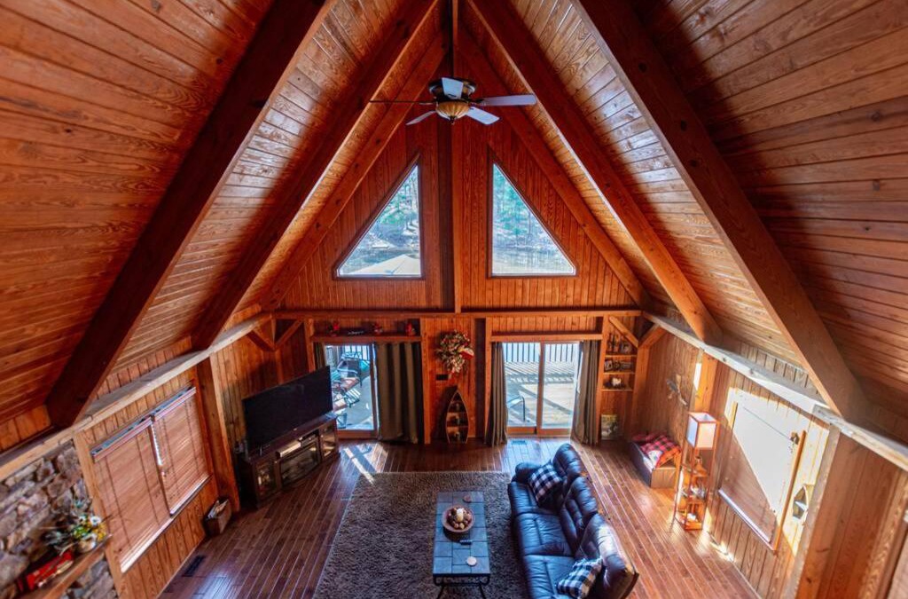 Rustburg House | Privacy and Serenity Rarely Found Near A City