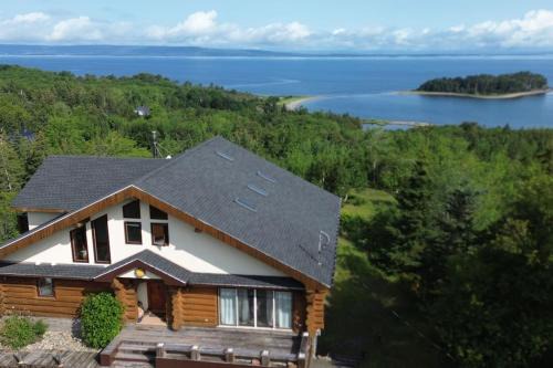 West Bay Villa | Privacy @ Bras d’Or Lakes Sun House Chalet