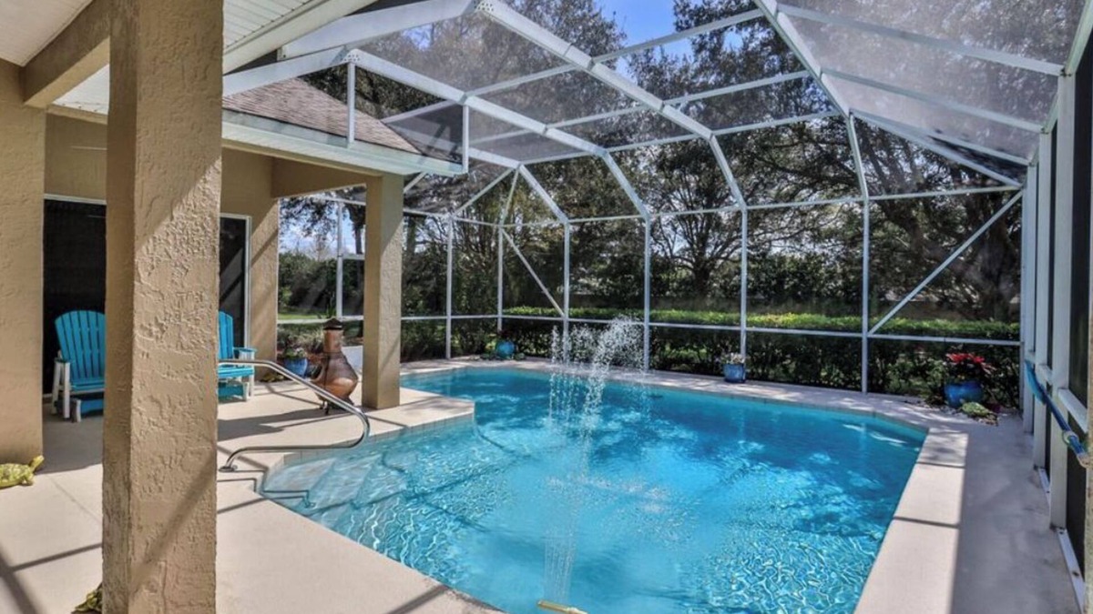 Samsula-Spruce Creek House | Privacy, Pool & Serenity. 3BD 3BA, 10 min to Daytona beach. Fly-In Community.