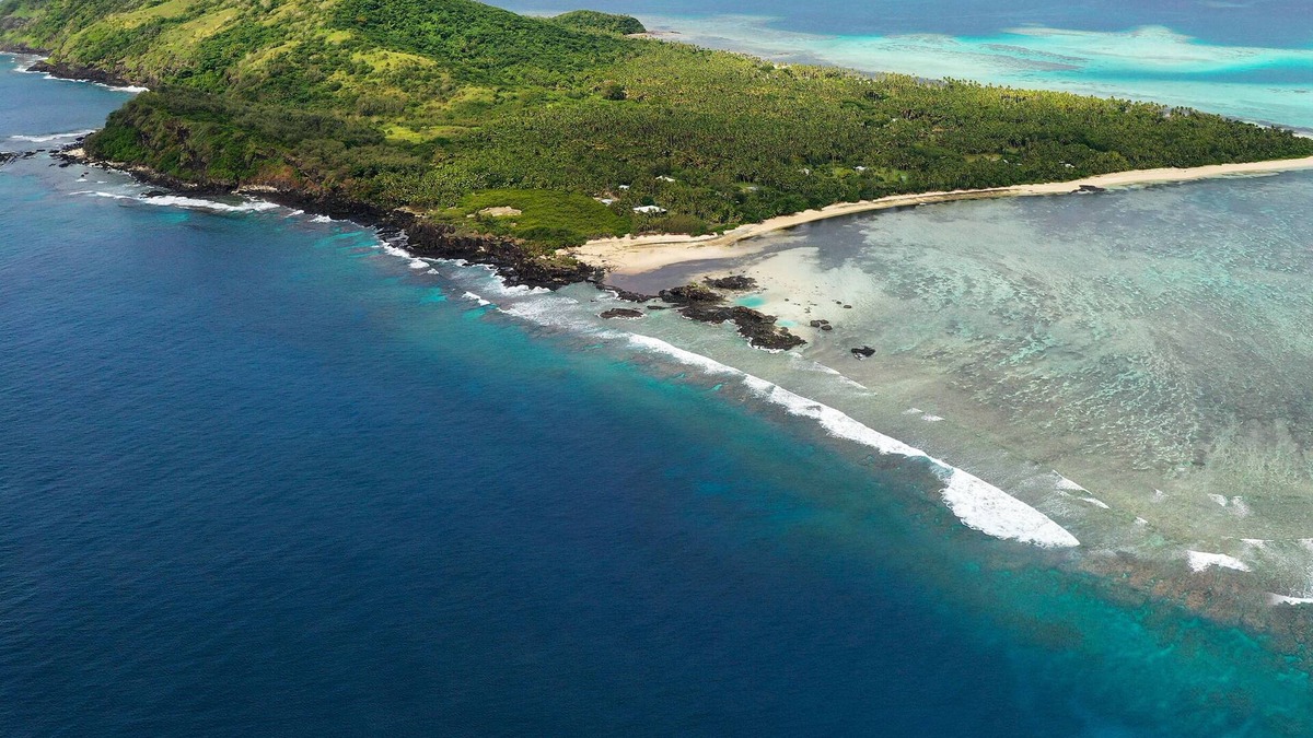 Tavewa Island House | Privacy & Seclusion - Your own Beachfront Retreat.
