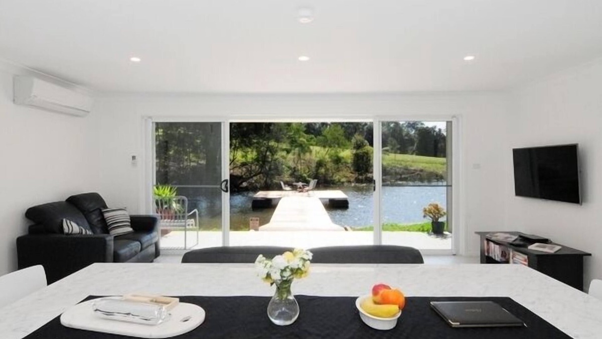 Tapitallee Cottage | Privacy space comfort.nVisit Bundanon Stay at Heron's Rest @ Tapitallee Lodges