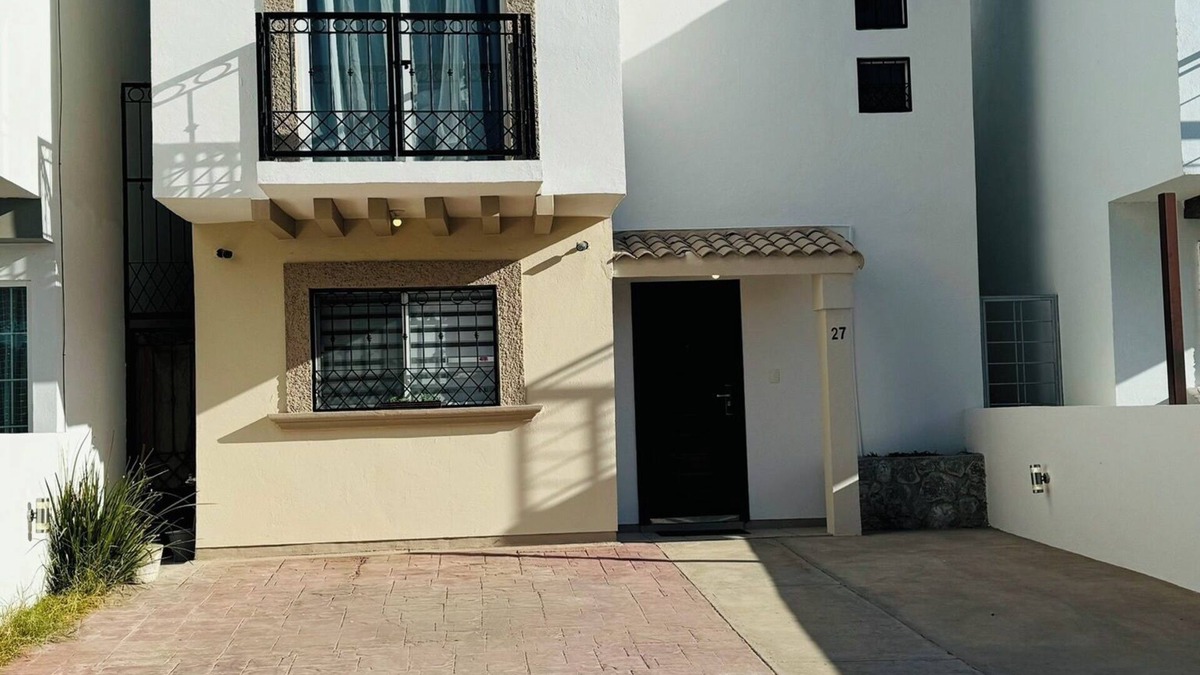 Juarez Municipality House | Privado, Zona segura y cercana a Puentes Internacionales y Consulado.