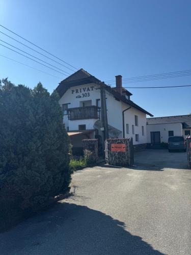 Martin Apartment | Privat vila 303
