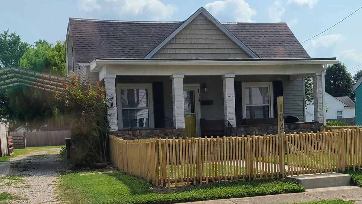 Owensboro Apartment | Private 1 bdrm apartment in the heart of the city. Pet friendly.