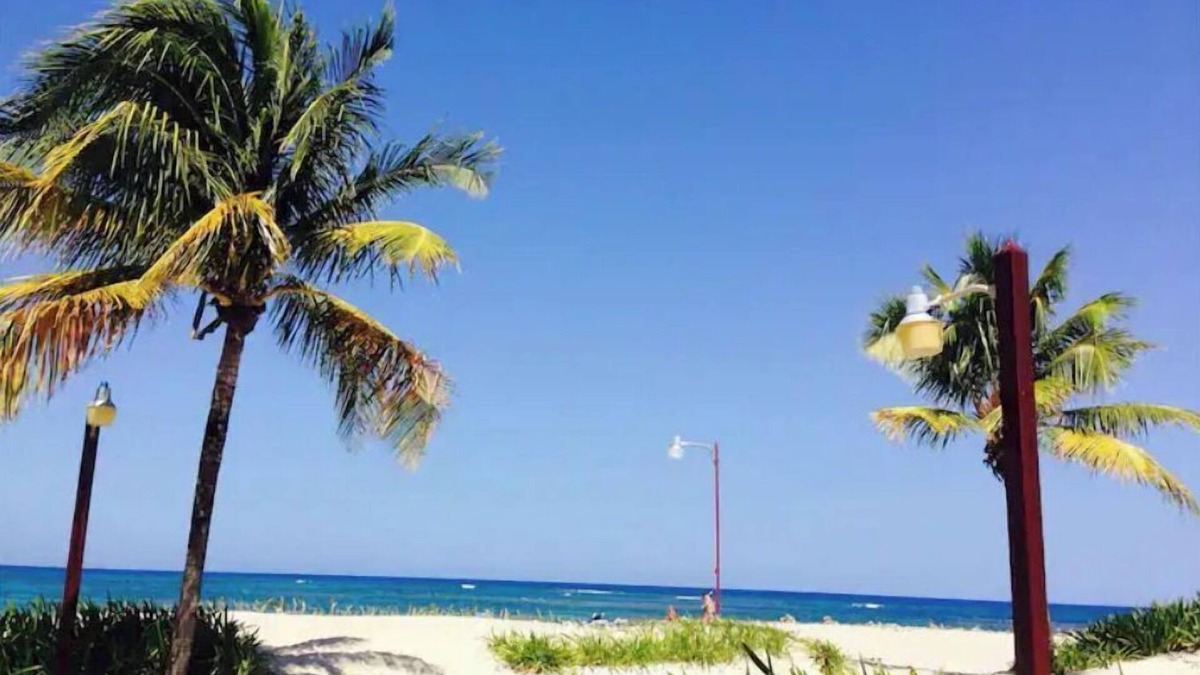 Residencial El Doral Apartment | Private 1 Bedroom Beach Apartment