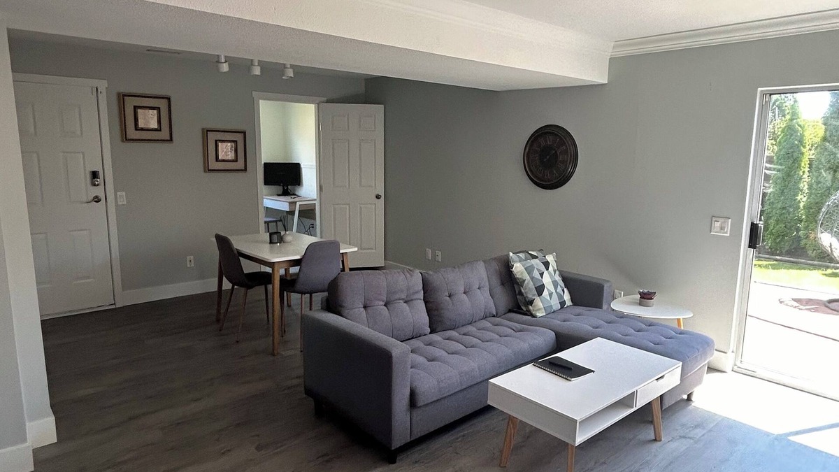 Coquitlam House | Private 1-Bedroom Home with Dedicated Office