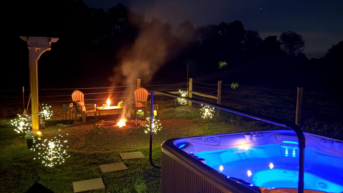 Madison House | Private 1 BR Home with Hot Tub,Firepit & 5 min to dwtn