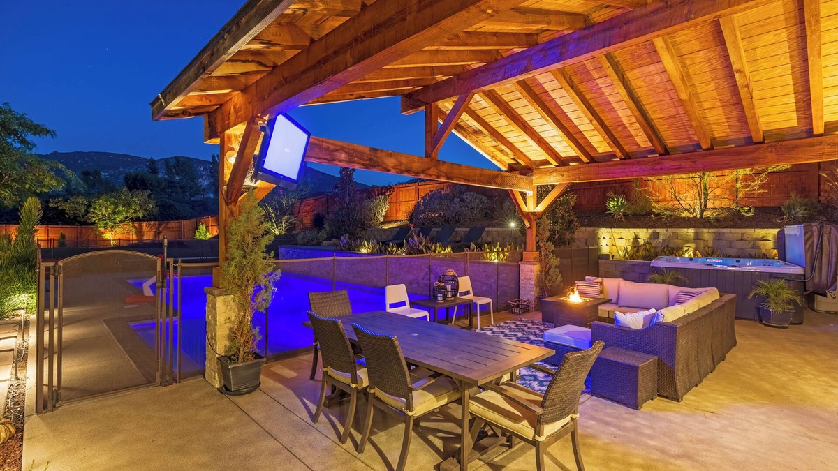 El Cajon House | Private 10 BR Estate: Ranch House, Farmhouse & Bunkhouse at Rockin’ View Ranch!