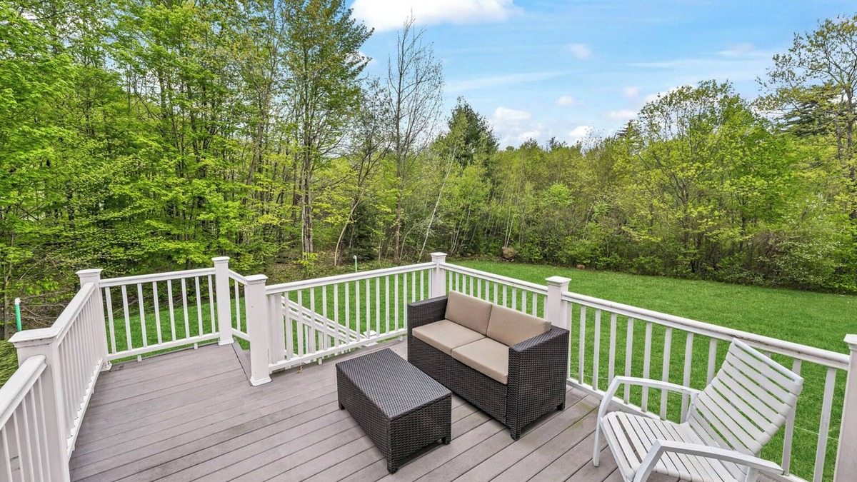 Woodstock Apartment | Private 1BD in Heart of White Mtns: Balcony, River Access, Full Kitchen & More