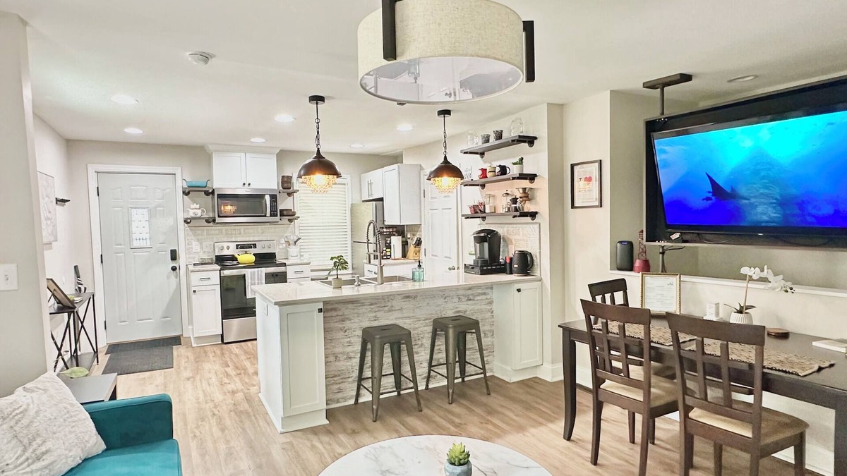 Brewers Hill Cottage | Private 1BR Cottage with City Views